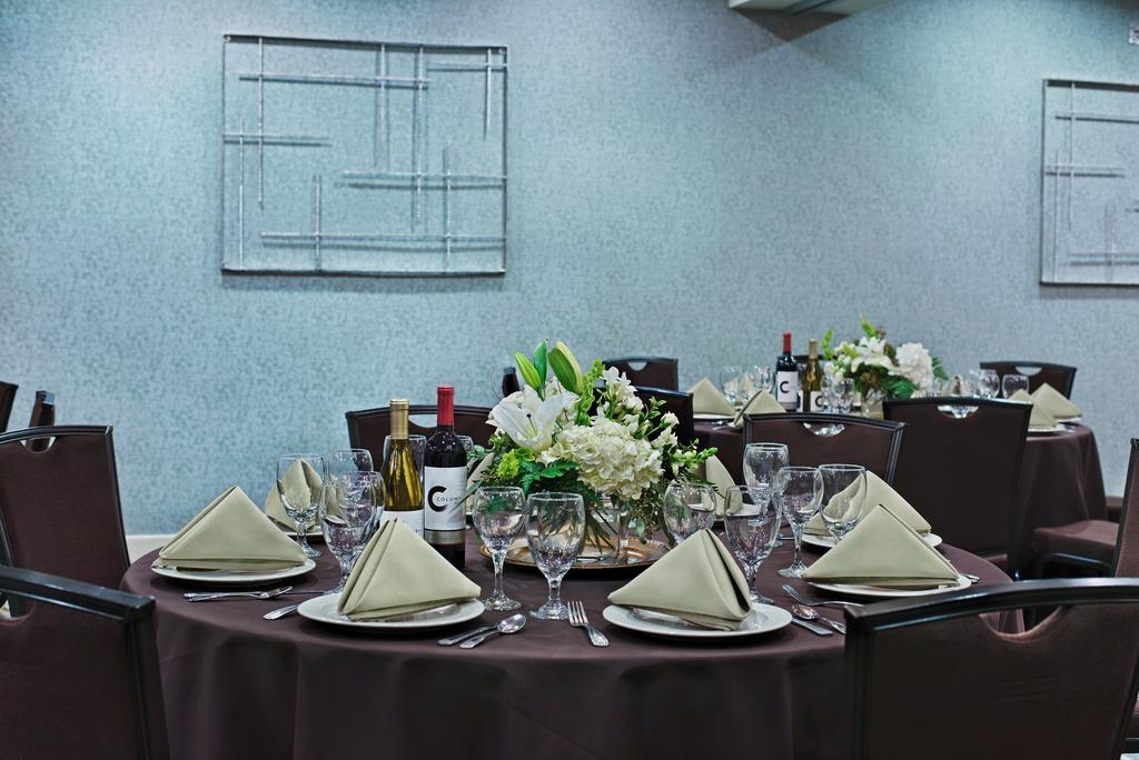 Oxford Suites Silverdale Esterno foto