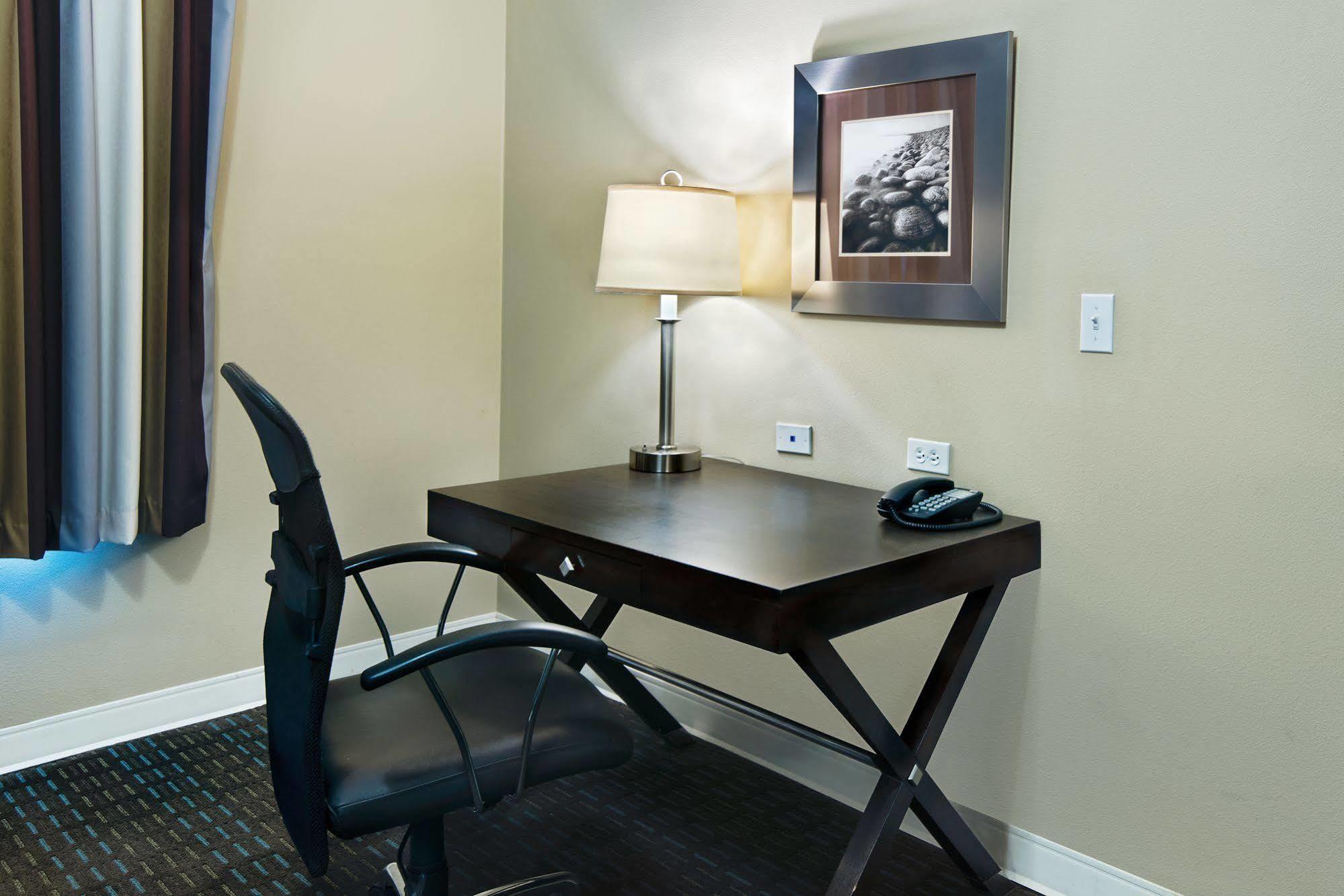 Oxford Suites Silverdale Esterno foto
