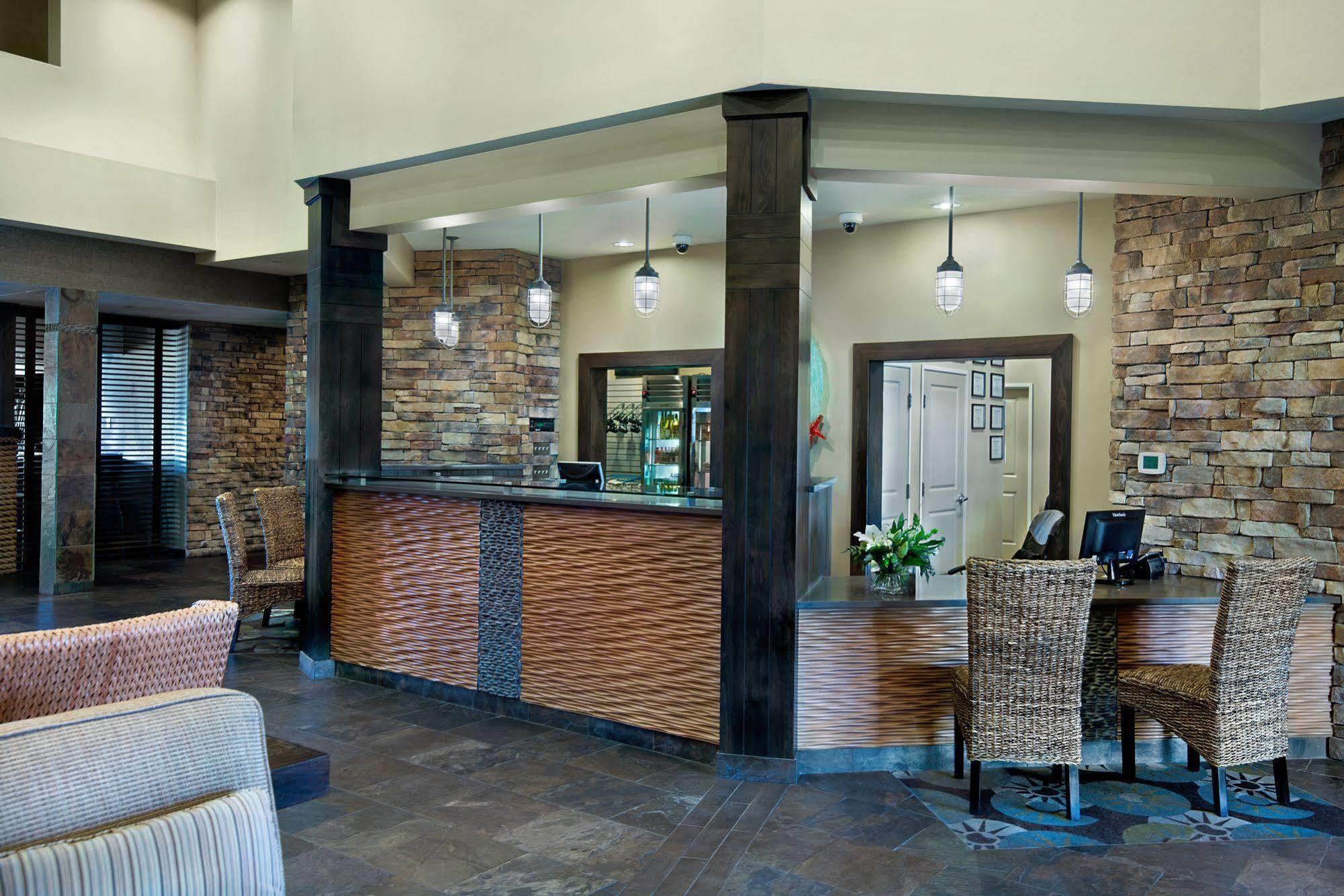 Oxford Suites Silverdale Esterno foto
