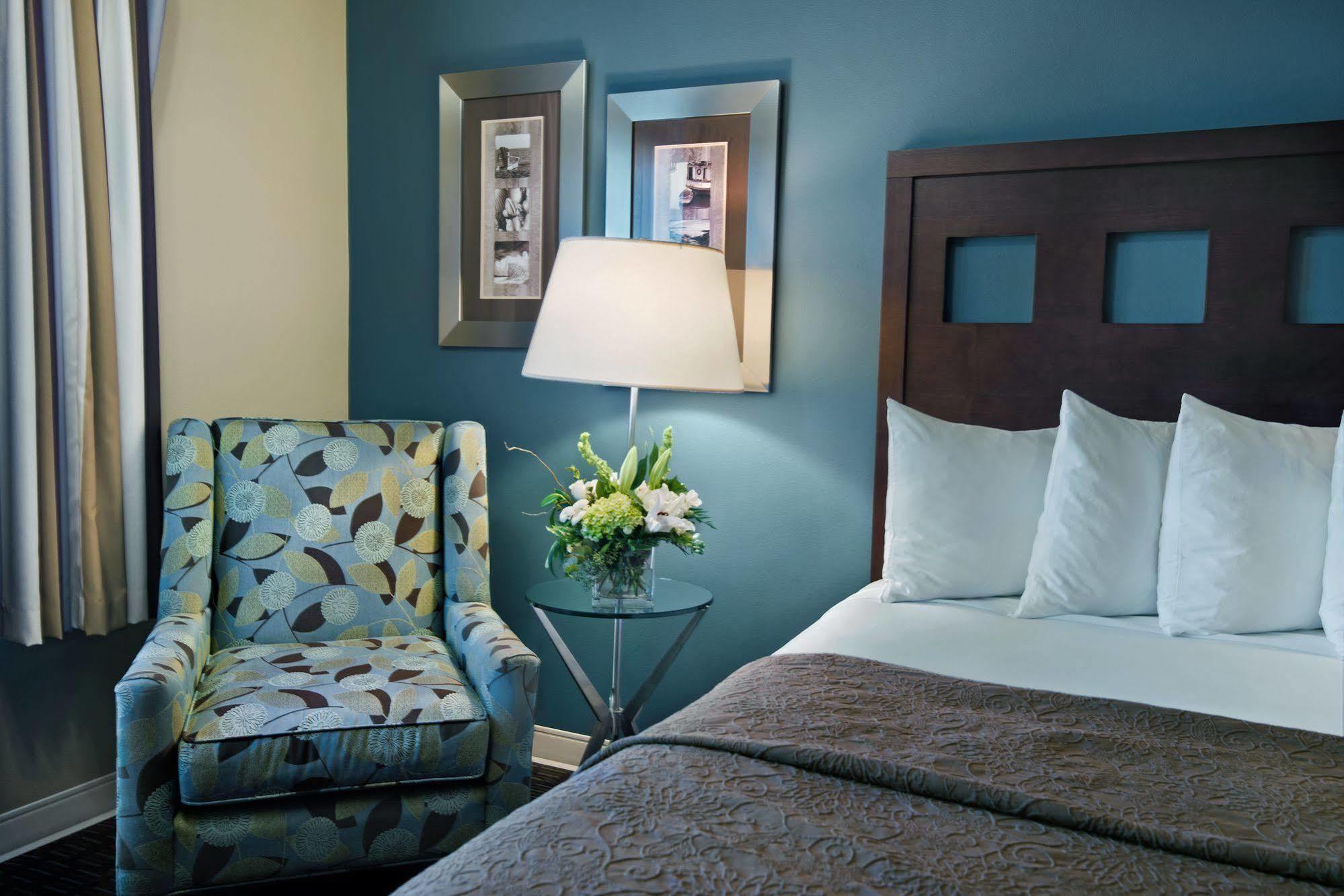 Oxford Suites Silverdale Esterno foto